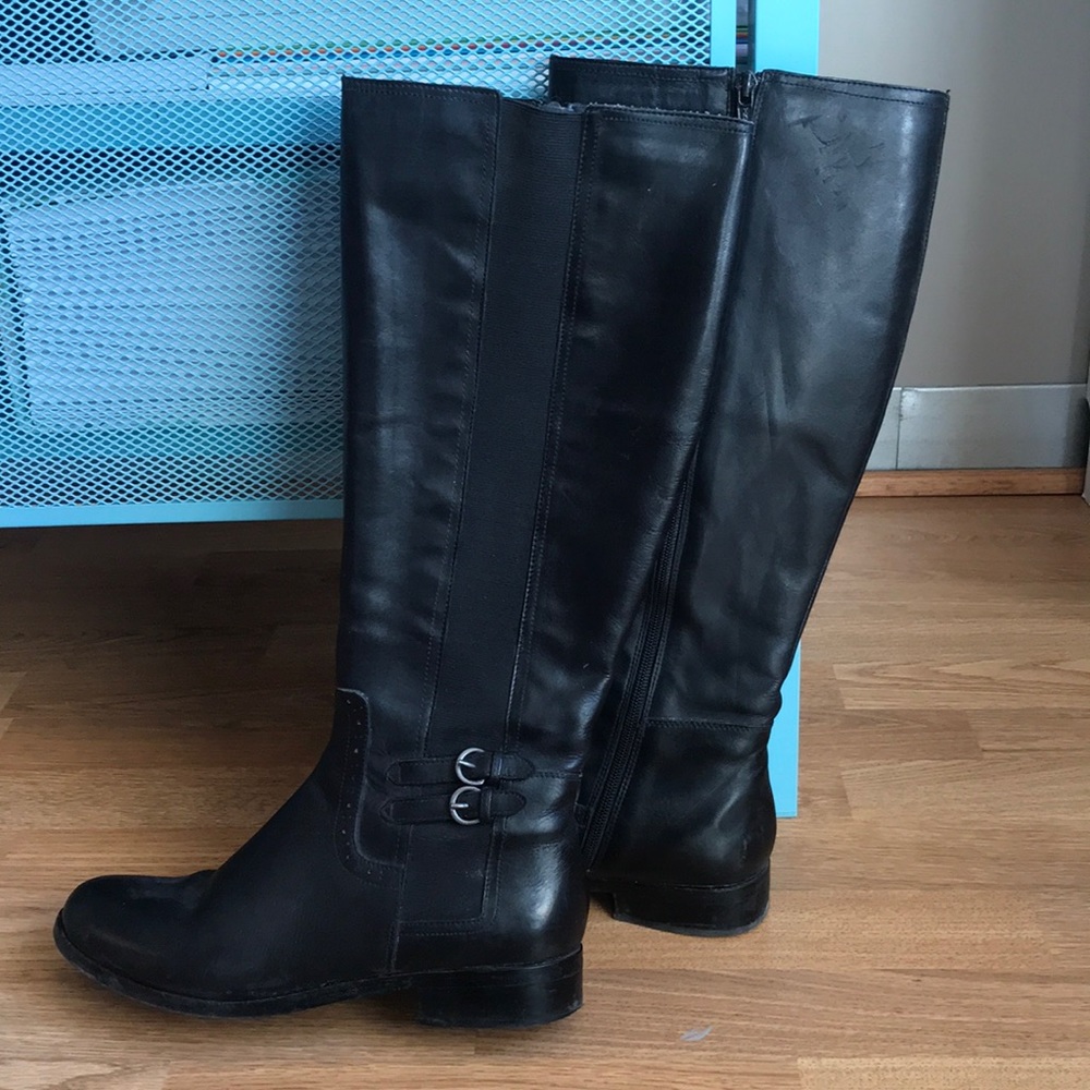 black leather boots, size 8